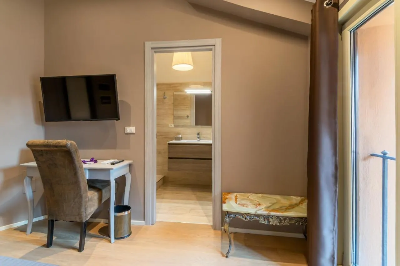 Bed and Breakfast 051 Boutique Bologna Italia